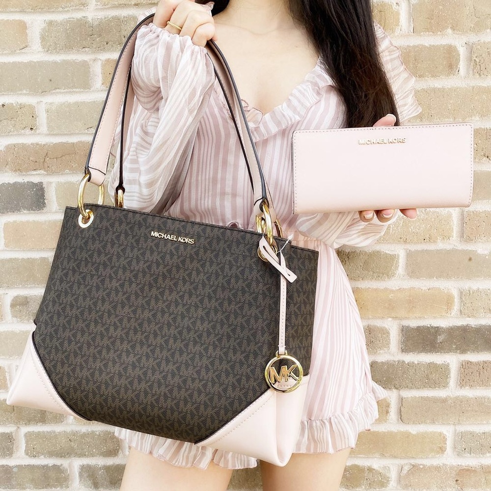Gaby’sBags💕Michael Kors Tote& Wallet SET NWT - Picture 1 of 8